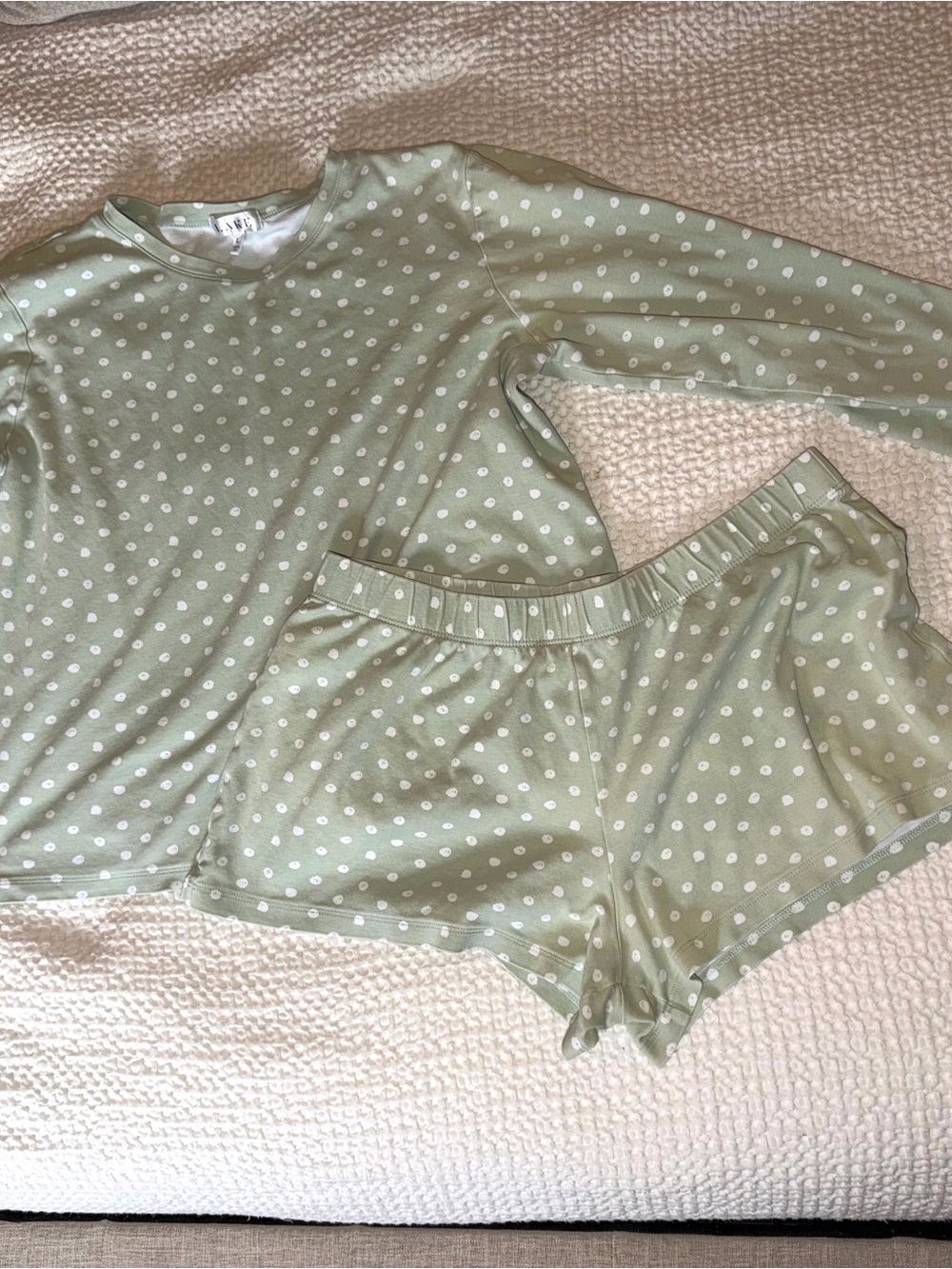Lake Pajamas Long Sleeve Shirt/Shorts Set in EUC Size Large